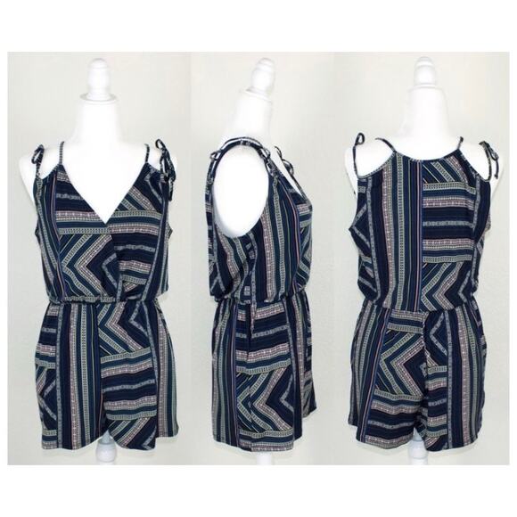 BCBGeneration Geometric Romper Womens Size Medium Blue Black Strappy Artsy - Picture 4 of 8